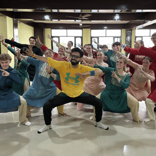 Discover the Art of Bollywood Dancing